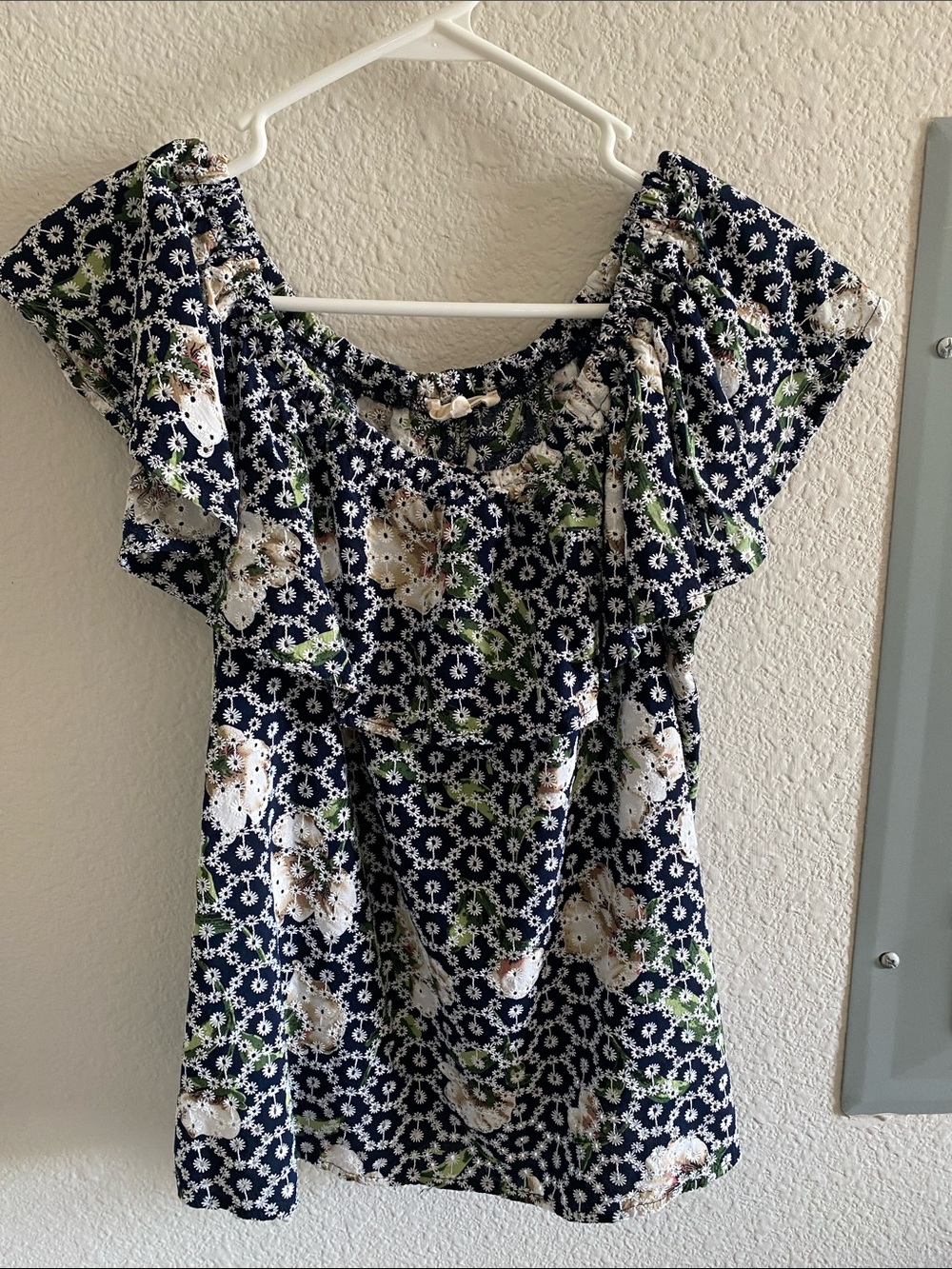 Women’s Entro Navy Floral Ruffle Off-Shoulder Blouse
